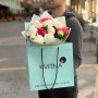Микс из 15 пионов в букете «Мягкое прикосновение»