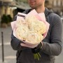 5 пионов сорта Bowl of Cream в букете «Воздушная сказка»