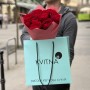 11 роз сорта Madam Red в букете «Утонченная симфония»