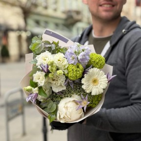 Ніжний вишуканий букет з півонією «Пастельна казка»