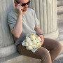 9 розкішних півоній сорту Bridal Shower у букеті «Посмішка королеви»