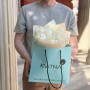 9 розкішних півоній сорту Bridal Shower у букеті «Посмішка королеви»