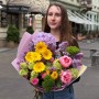 Яркий садовый букет с пионами «Солнышко для мамы»