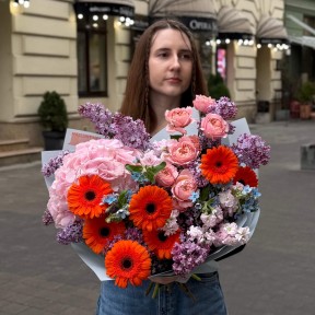 Bright bouquet for Mom with gerberas and oxypetalum «Mom's Touch»