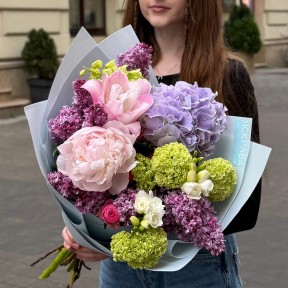 Нежный букет для мамы «Ты создала мой мир»