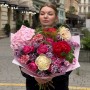 Exquisite Bouquet with Peonies and Sweet Pea for Mom «Love in Return»