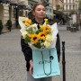 Солнечный букет с подсолнухами «Улыбка для мамы»