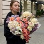 Изысканный букет с фаленопсисом «Цветочная симфония»