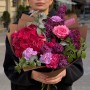Ягодный букет с гортензией «Весь сад для тебя»