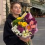 Цветной букет с пионом «Улыбка для мамы»