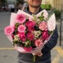 Яскравий букет із герберами «Полуничний цукор»