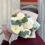7 ніжних ранункулюсів Cloni Hanoi у букеті «Ароматна пудра»