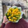 27 бахромчатых тюльпанов Yellow Valery в букете «Лимонные карамельки»