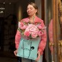 Нежный букет с пионами сорта Salmon Saucer «Розовый звездопад»