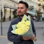 7 пионов сорта Bartzella в букете «Пушистые солнышки»