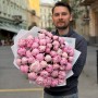Розкішна 51 півонія сорту Sarah Bernhardt у букеті «Травнева королева»
