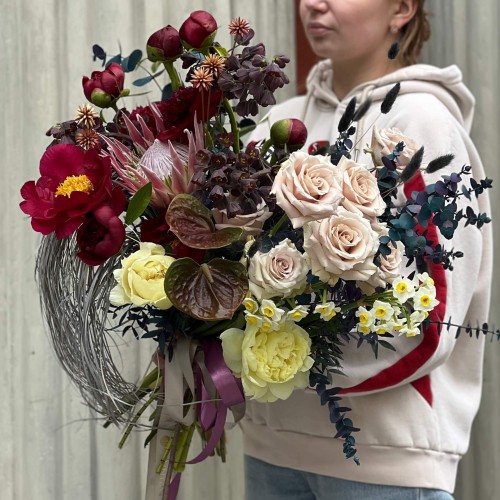 Fantasy Bouquet in Deep Tones «Night Song»