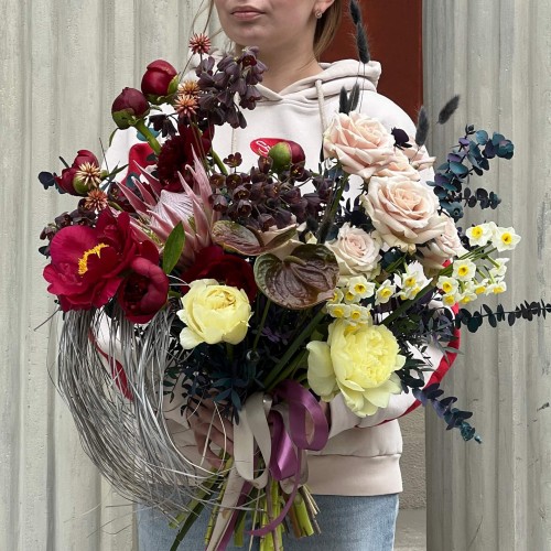 Fantasy Bouquet in Deep Tones «Night Song»