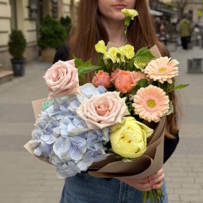Акварельный нежный букет с гортензией «Майские нотки»