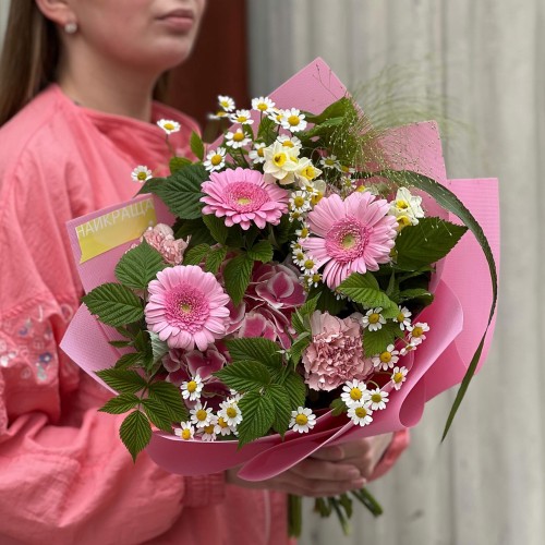 Sweet fragrant bouquet in pink shades «Enchanted Fairy»