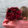 15 класичних червоних троянд Rhodos у букеті «Пристрасть для неї»