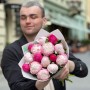 Мікс із 15 рожевих півоній у букеті «Малинові крапельки»