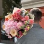 Вишуканий букет із фаленопсисом «Розкішна Олена»