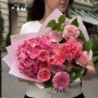 Іменний букет в рожевих тонах з півонією Lois Choice «Радість для Оленки»