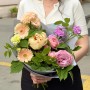 Нежный букет в садовом стиле с пионовидной розой Peony Kiss «Поцелуй для Елены»