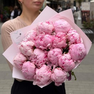 Bouquet of 15 Sarah Bernhardt peonies «Sarah’s Gift»