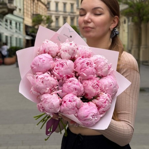 Bouquet of 15 Sarah Bernhardt peonies «Sarah’s Gift»