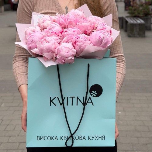 Bouquet of 15 Sarah Bernhardt peonies «Sarah’s Gift»