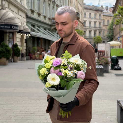 Літній букет у садовому стилі «Виноградна карамелька»