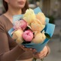 Микс из 7 пионов в букете «Радужный сорбет»