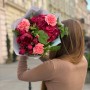 Насыщенный букет с гортензией «Рубиновый джем»