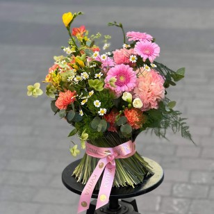 Exquisite floral sheaf with peonies «Peach Lightness»