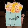 Розкішне поєднання півоній Pastel Elegance та півонієвидної троянди Catalina у букеті «Абрикосовий мед»