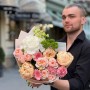 Ніжний букет у персикових відтінках «Квіткове звучання»