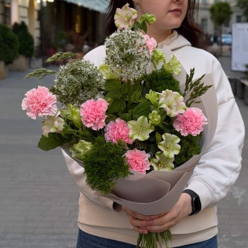 Wildflower-Style Bouquet «Whisper of the Fields»