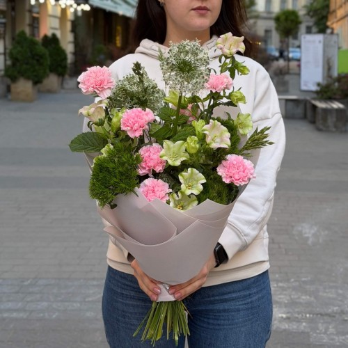Wildflower-Style Bouquet «Whisper of the Fields»