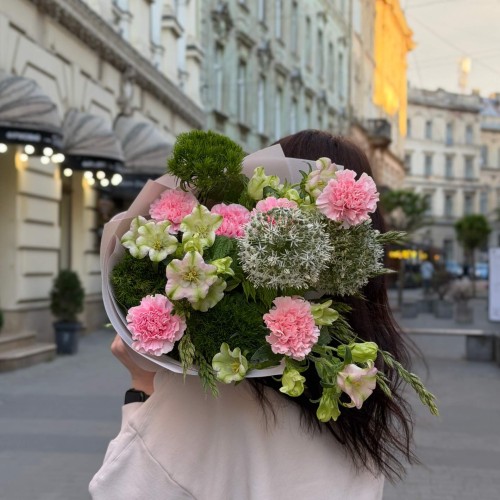 Wildflower-Style Bouquet «Whisper of the Fields»