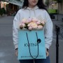 Нежный изысканный букет с пионами и кустовой пионовидной розой «Тёплый бархат»