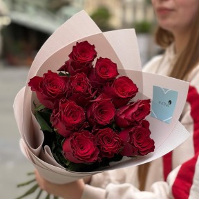 Bouquet of 11 red Rhodos roses «Elegant Greeting»