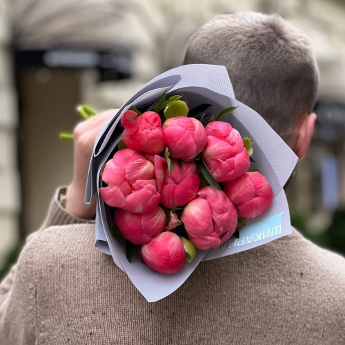 9 яскравих півоній Coral Charm у букеті «Коралові перлини»