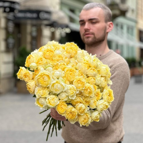 Кустовая пионовидная роза Julietta Limoncello