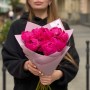 9 півоній сорту Karl Rosenfield у букеті «Малиновий лабіринт»