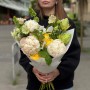 Очаровательный букет с пионами и лилией «Карамельный мохито»