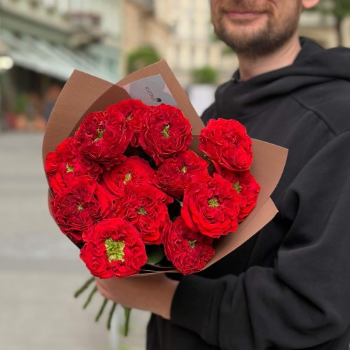 Bouquet of 13 Red Eye peony roses «Festival in Pamplona»