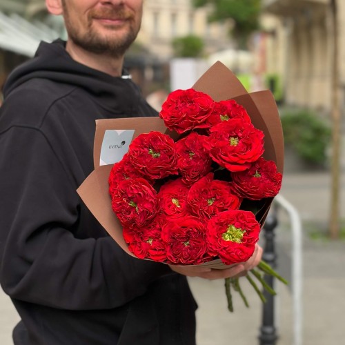 Bouquet of 13 Red Eye peony roses «Festival in Pamplona»