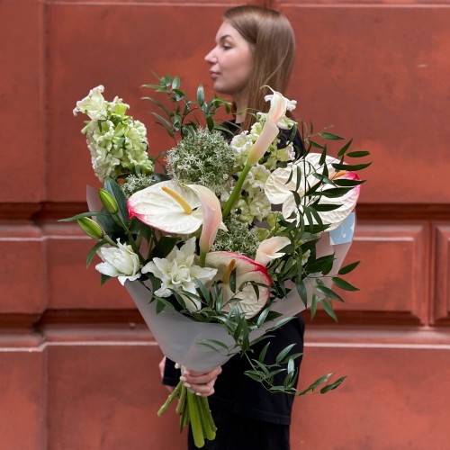 Luxurious bouquet with anthuriums and calla lilies «Singapore Garden»